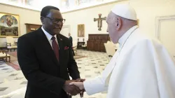 Papa Francesco incontra il Presidente Lazarus McCarthy Chakwera / Credit Vatican Media