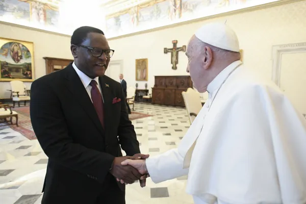 Papa Francesco incontra il Presidente Lazarus McCarthy Chakwera / Credit Vatican Media