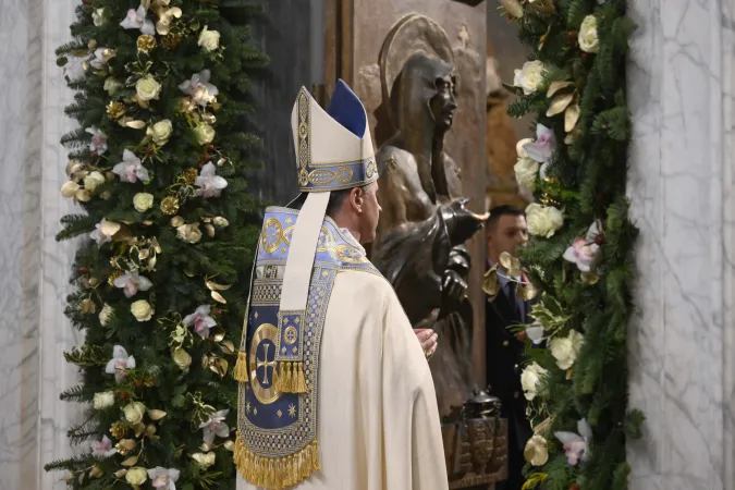 Il cardinale Rolandas Makrickas apre la Porta Santa di Santa Maria Maggiore |  | Vatican Media