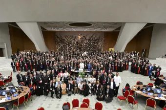 Foto di gruppo dei partecipanti al Sinodo 2024 / Vatican Media / ACI Group