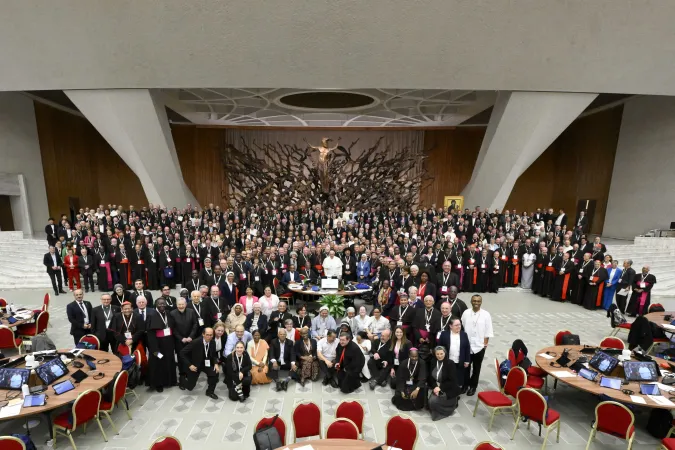 Sinodo 2024 | Foto di gruppo dei partecipanti al Sinodo 2024 | Vatican Media / ACI Group