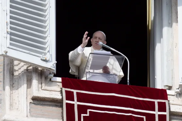 Papa Francesco durante un Angelus / Vatican Media / ACI Group