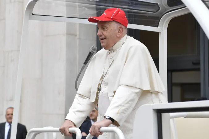 Papa Francesco e i cresimandi di Genova |  | Vatican Media