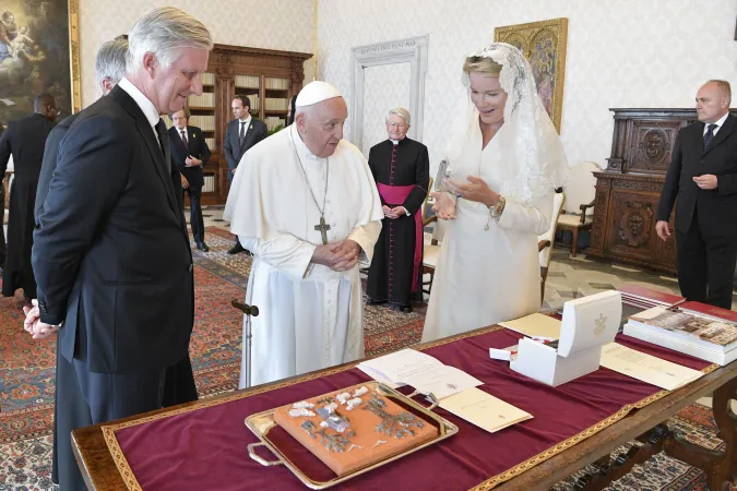 Papa Francesco, reali del Belgio | Papa Francesco con il re Filippo e la regina Matilde del Belgio, Palazzo Apostolico Vaticano, 14 settembre 2023 | Vatican Media / ACI Group