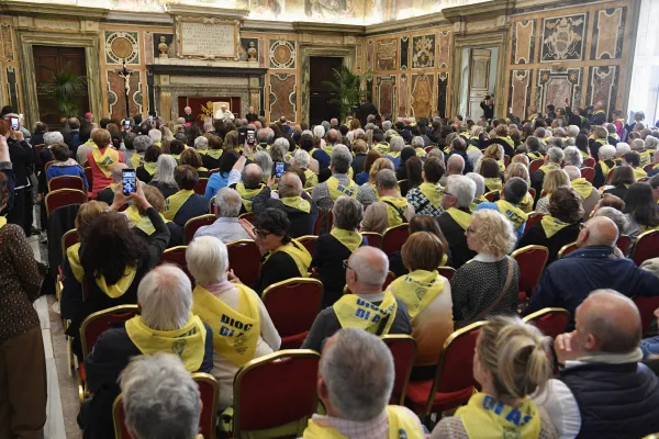 Papa Francesco con i fedeli della diocesi di Asti, Palazzo Apostolico Vaticano, 5 maggio 2023 / Vatican Media / ACI Group