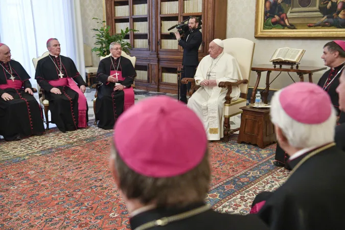 Papa Francesco e i vescovi di Piemonte e Valle d' Aosta |  | Vatican Media