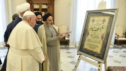 Papa Francesco incontra l'Ayatollah Seyed Abu al Hassan Navab, rettore dell'Università di Qom, in Iran / Vatican Media / ACI Group