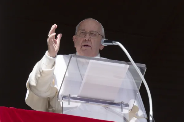 Papa Francesco durante un Angelus / Vatican Media / ACI Group