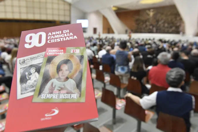 Papa Francesco, Famiglia Cristiana | Papa Francesco incontra un gruppo di lettori di Famiglia Cristiana, Aula Paolo VI, 21 maggio 2022 | Vatican Media / ACI Group