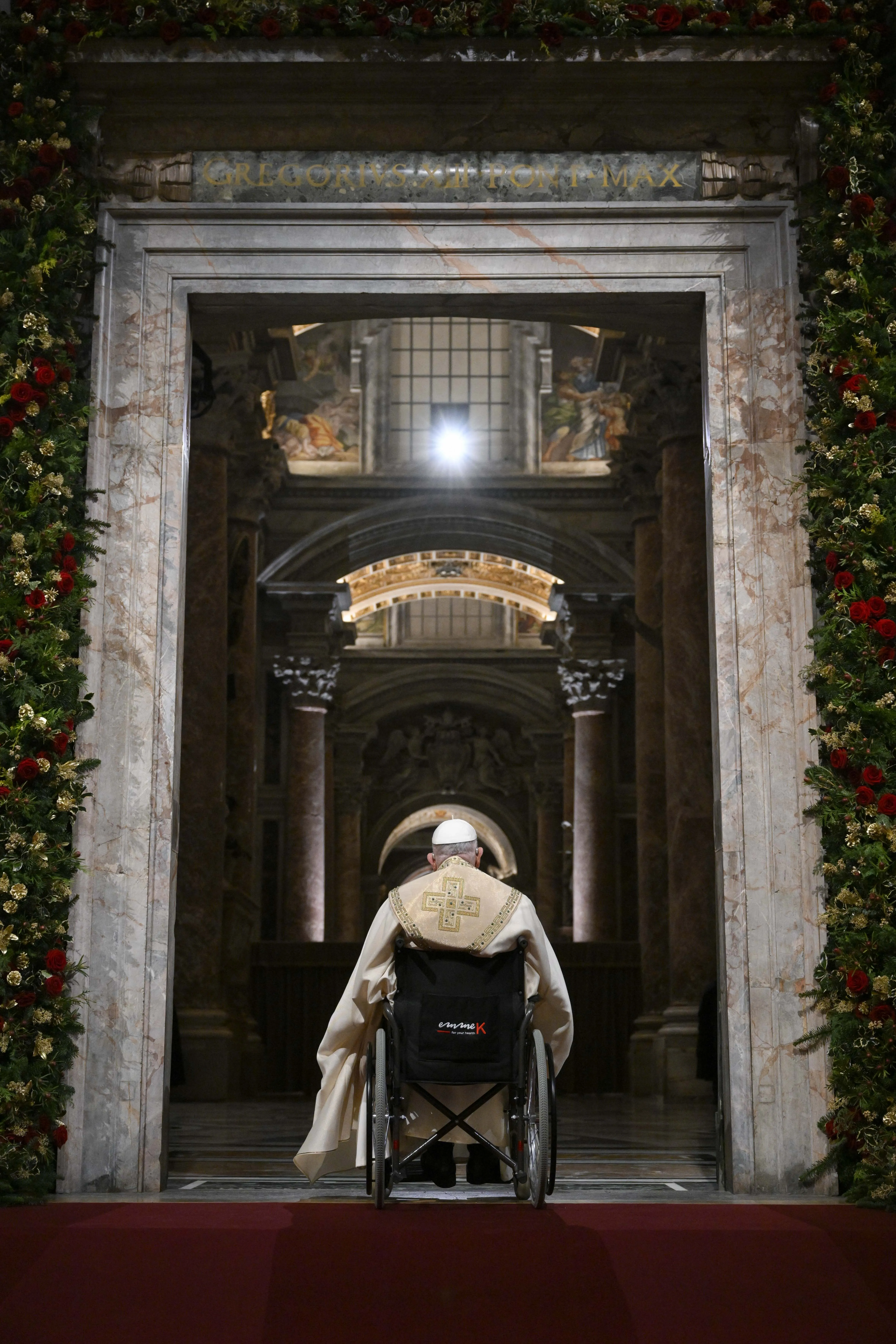 Papa Francesco Ha Aperto La Porta Santa: Inizia Il Giubileo "il Tempo ...