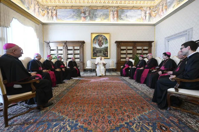 Il Papa e i vescovi della Marche |  | Vatican Media