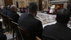 Papa Francesco con i seminaristi del Seminario Arcivescovile di Napoli, Palazzo Apostolico Vaticano, 16 febbraio 2024 / Vatican Media / ACI Group