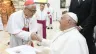 Il Cardinale Goh saluta Papa Francesco, St. Francis Retreat Center, Singapore, 13 settembre 2024 / Vatican Media / ACI Group