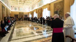 Papa Francesco incontra una delegazione di ragazzi dell'ACR per gli auguri di Natale, Palazzo Apostolico, Sala del Concistoro, 20 dicembre 2018 / Vatican Media / ACI Group