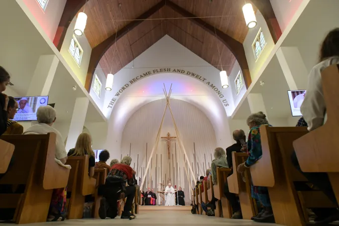 Papa Francesco in Canada | Papa Francesco durante l'incontro con gli indigeni nella chiesa del Sacro Cuore a Edmonton | Vatican Media / ACI Group