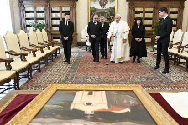 Papa Francesco e il presidente albanese Begaj, Palazzo Apostolico Vaticano, 6 maggio 2024 / Vatican Media / ACI Group