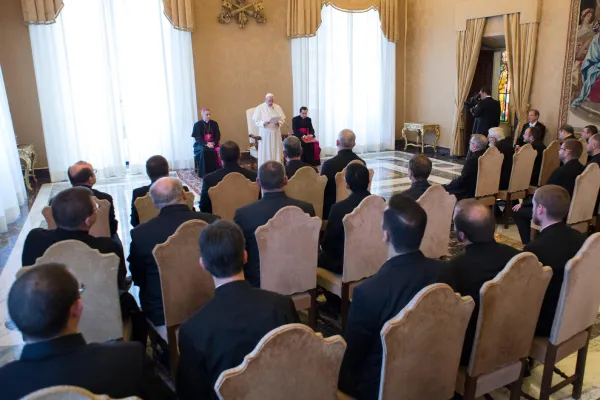 Papa Francesco riceve i Chierici Mariani dell'Immacolata Concezione, Sala del Concistoro, 18 febbraio 2017 / L'Osservatore Romano / ACI Group