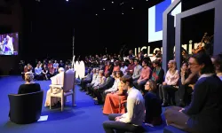 Papa Francesco in dialogo con gli studenti di UC Louvain, 28 settembre 2024 / Vatican Media / ACI Group