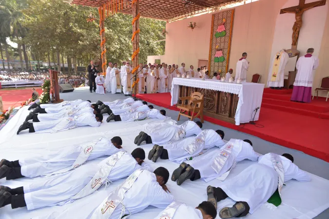 ll Papa presiede la Messa al Suhrawardy Udyan Park di Dacca |  | L'Osservatore Romano - ACI Group