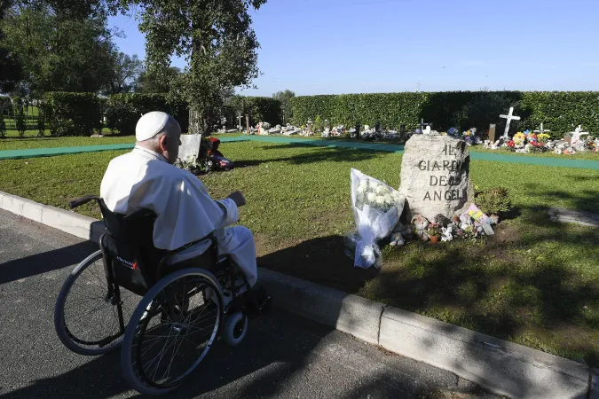 Il Papa al Giardino degli Angeli |  | Vatican Media / ACI group