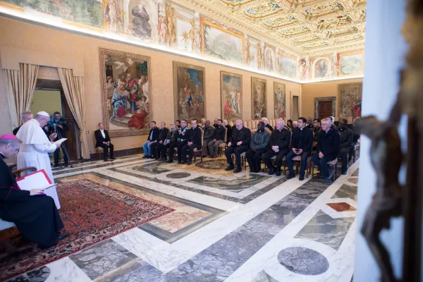 Papa Francesco durante l'incontro con il Capitolo Generale dei Padri Stimmatini, Sala del Concistoro, Palazzo Apostolico Vaticano, 10 febbraio 2018 / Vatican Media / ACI Group