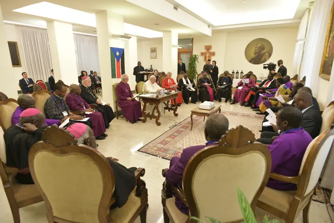 Papa Francesco e i leader del Sud Sudan | Papa Francesco conclude il ritiro dei leader del Sud Sudan, Casa Santa Marta, 11 aprile 2019  | Vatican Media / ACI Group