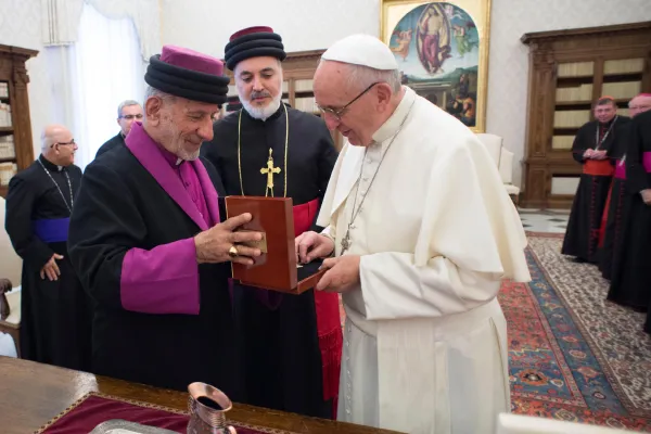 Papa Francesco incontra il Patriarca Mar Gewargis, patriarca della Chiesa Assira d'Oriente / L'Osservatore Romano / ACI Group