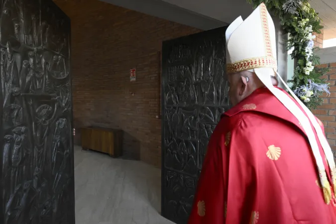 Il Papa apre la Porta Santa di Rebibbia |  | Vatican Media