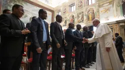 Papa Francesco riceve  i Missionari d’Africa (Padri Bianchi) e le Suore Missionarie di Nostra Signora d’Africa (Suore Bianche) in occasione della celebrazione del 150° anniversario della fondazione della Società dei Missionari d’Africa e della Congregazione delle Suore Missionarie d’Africa, Sala Clementina, 8 febbraio 2019 / Vatican Media / ACI Group