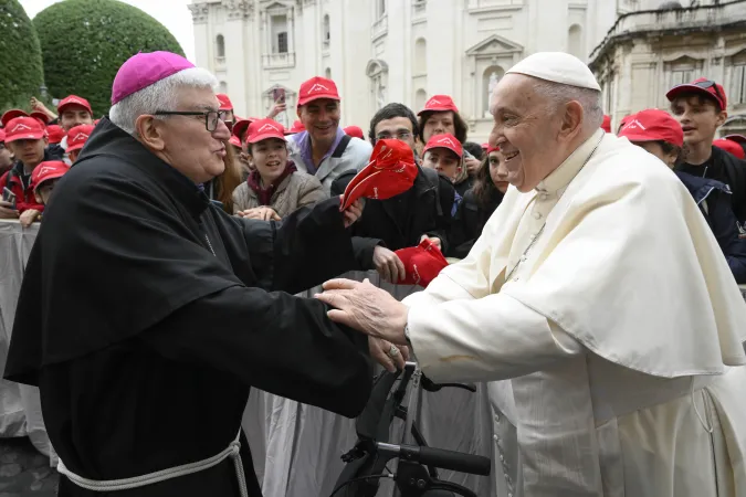 Papa Francesco e i cresimandi di Genova |  | Vatican Media