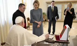 Papa Francesco incontra Kaja Kallas, Alto Rappresentante UE per la Politica Estera. Sullo sfondo Martin Selmayr, ambasciatore UE presso la Santa Sede / Vatican Media / ACI Group