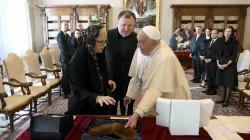 Papa Francesco con la presidente di Slovenia Pirc Musar, Palazzo Apostolico Vaticano, 5 dicembre 2024 / Vatican Media / ACI Group