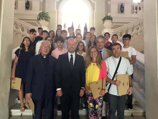 Giovani del Liceo don Bosco a Malta | L'incontro dei giovani del Liceo Don Bosco con il premier Muscat | Liceo Don Bosco