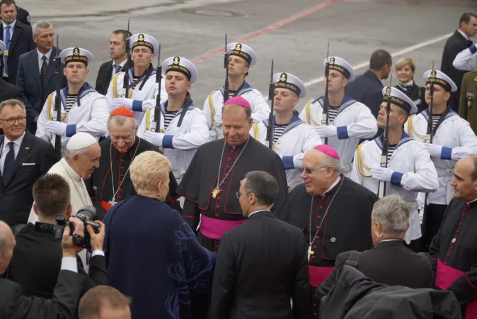 L'arrivo del Papa a Vilnius |  | Andrea Gagliarducci Aci Stampa