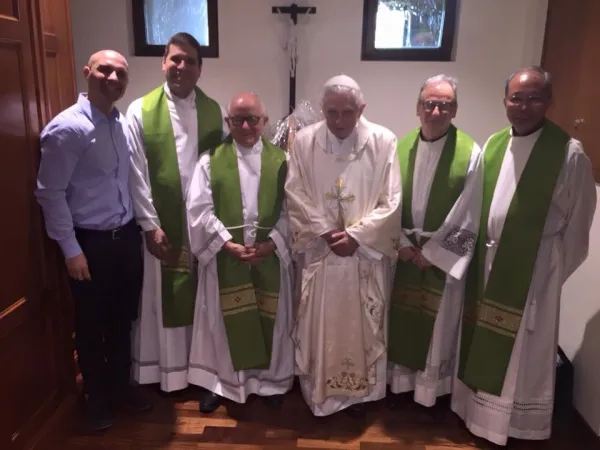 Papa Benedetto e la Comunità Agostiniana di Sant'Anna |  | Parrocchia Pontificia di Sant'Anna in Vaticano