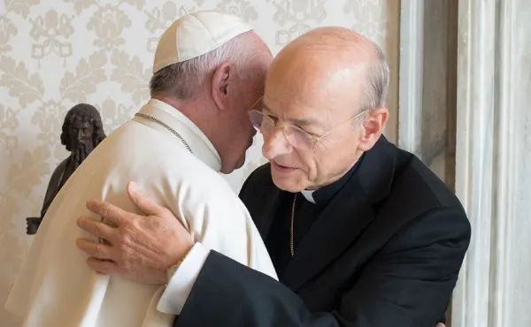 Papa Francesco, monsignor Ocariz | Monsignor Ocariz con Papa Francesco | Opus Dei