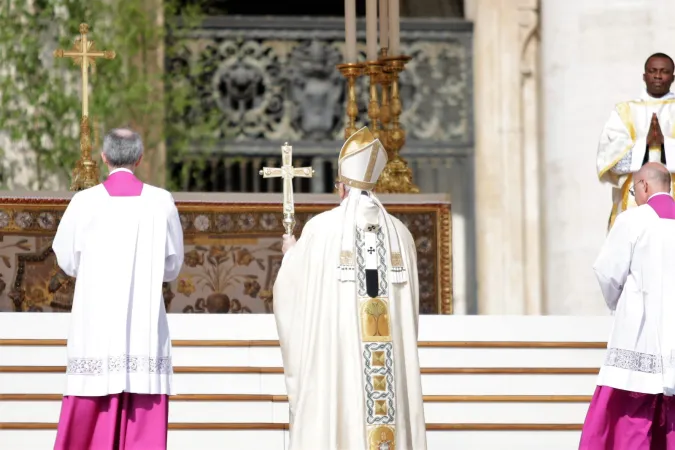 Il Papa celebra la messa di Pasqua  |  | Lucia Ballester/ CNA