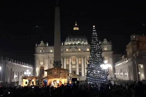 Albero di Natale e Presepe in piazza San Pietro / Alan Holdren / CNA 