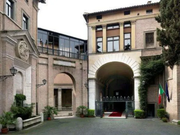 Palazzo Borromeo, sede Ambasciata d'Italia presso la Santa Sede |  | Sito web: Ambasciata d'Italia presso la Santa Sede