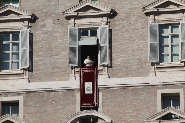 Un momento di un Angelus di Papa Francesco  / Alexey Gotovsky / CNA