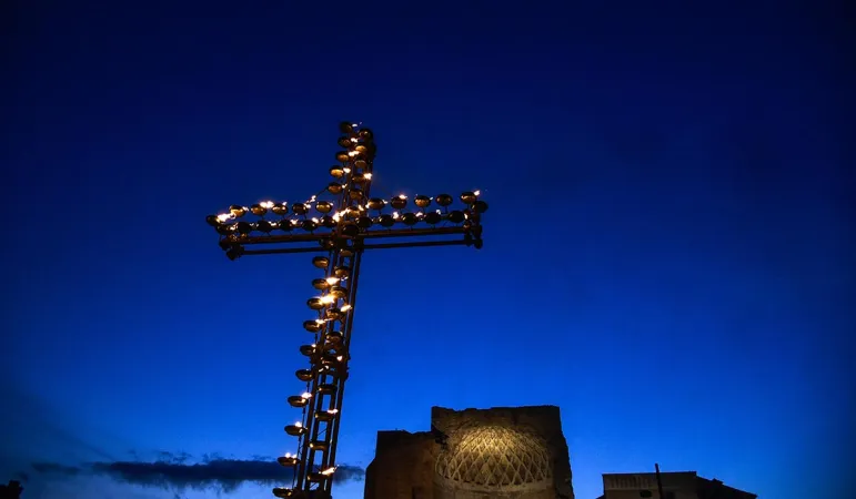 La via Crucis al Colosseo |  | Diocesi di Roma