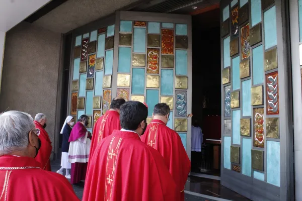 L'apertura della Porta Santa nella Basilica di Guadalupe, 14 novembre 2021  / Desdelafe / cortesia di INBG