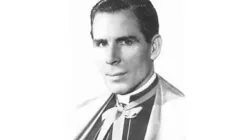 L'arcivescovo Fulton Sheen  / Dumont Network, via Fair Use