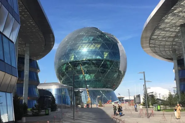 Astana, Kazakhstan: ultimi preparativi per la sede dell'Expo 2017 / RP / FB