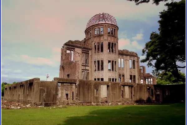 Hiroshima, carcassa di edificio dopo lo scoppio della bomba atomica / Wikimedia Commons