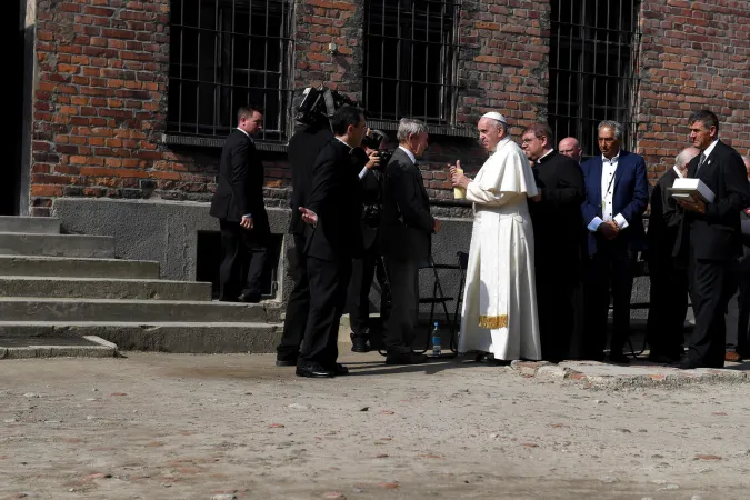 Papa Francesco visita Auschwitz |  | Conferenza Episcopale Polacca