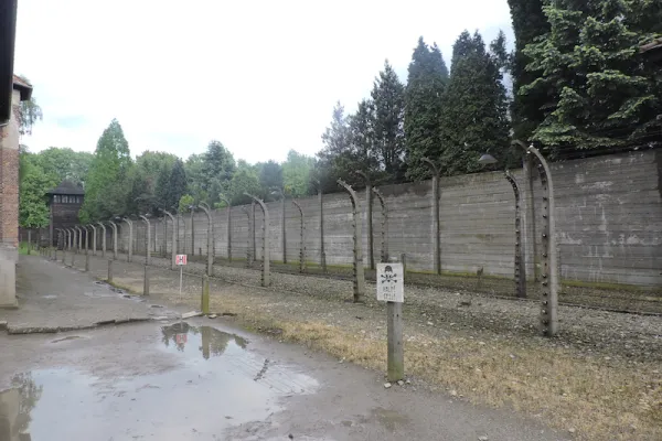 Un dettaglio del campo di concentramento di Auschwitz / Marco Mancini / ACI Stampa