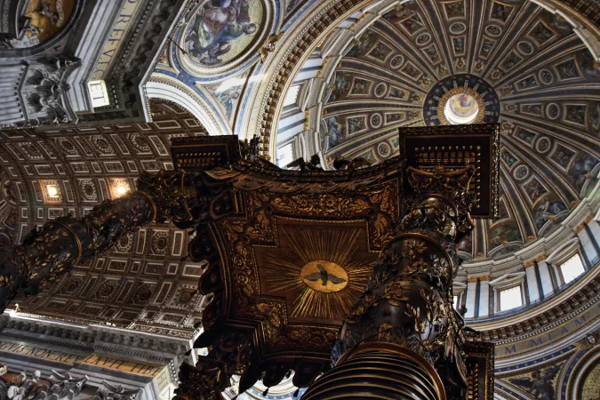 Il baldacchino di san Pietro |  | Wikimedia Commons