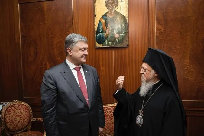 Patriarca Kirill e Petro Poroshenko | Il Patriarca Bartolomeo I e il presidente ucraino Petro Poroshenko, incontro del 9 aprile 2018 | unian.info