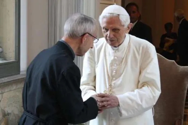 Benedetto XVI con padre Stephan Horn / BenedettoXVIBlog - goo.gl/5BSCTm